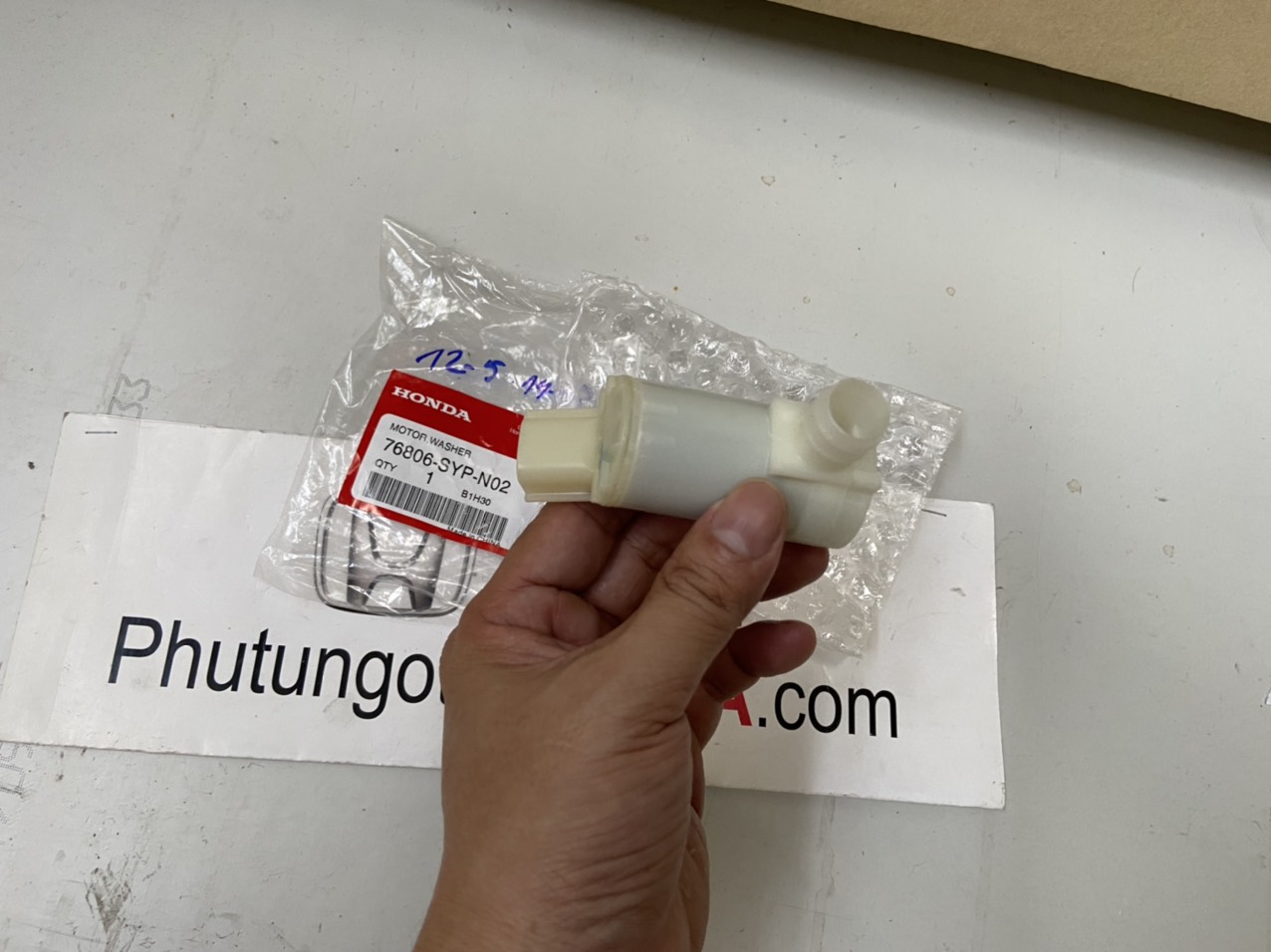 Mô tơ bơm nước rửa kính xe Honda CITY 2014 đến 2018